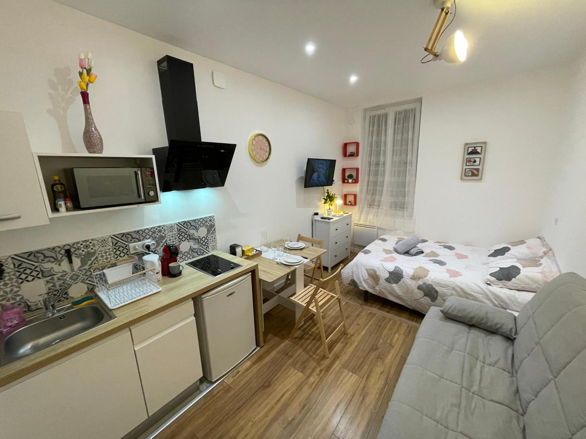 Chez Jean-Yves Et Zoe - La Dolce Vita - Au Calme, Tres Propre, Proche Parkings นีออร์ ภายนอก รูปภาพ