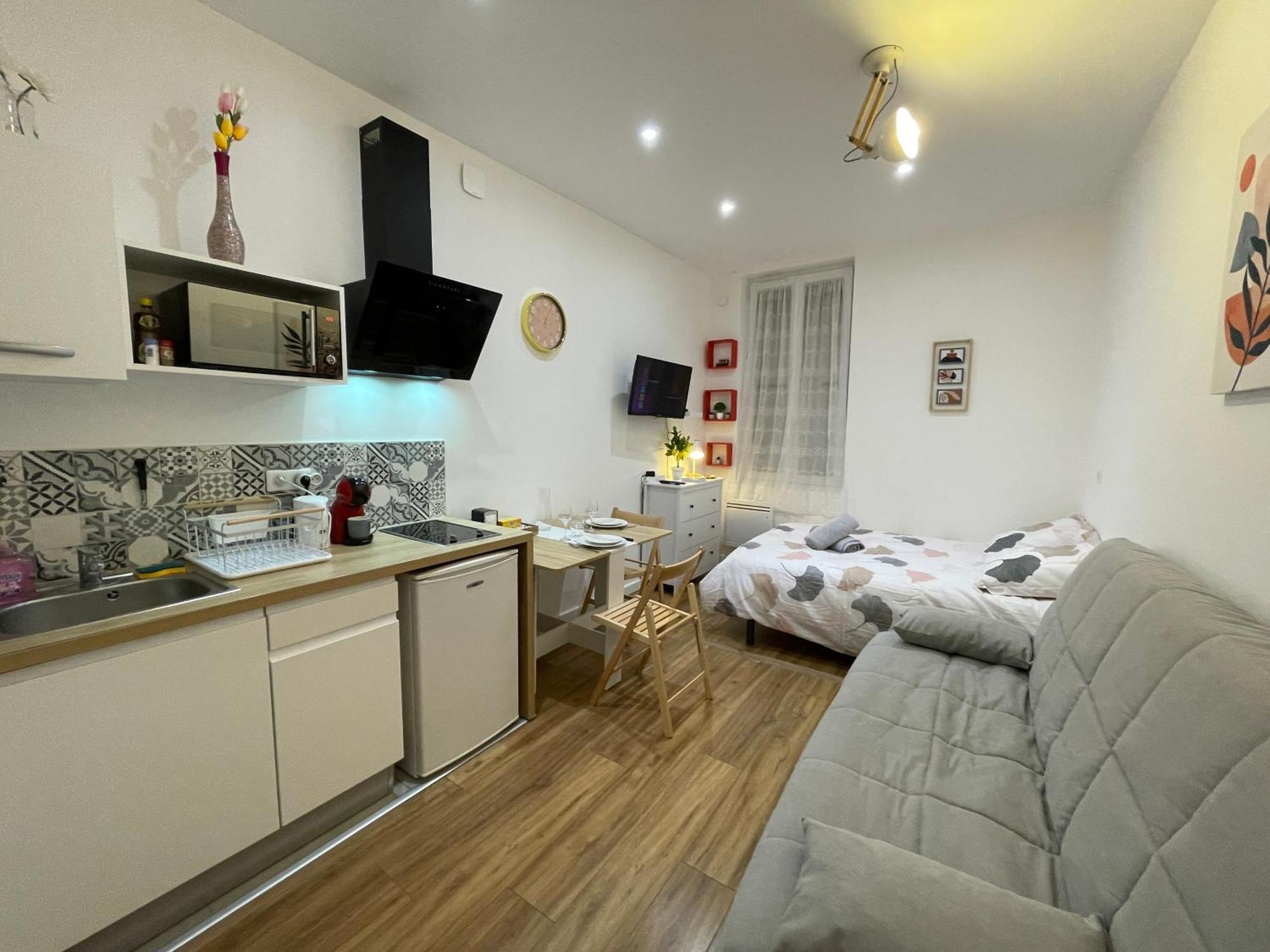 Chez Jean-Yves Et Zoe - La Dolce Vita - Au Calme, Tres Propre, Proche Parkings นีออร์ ภายนอก รูปภาพ