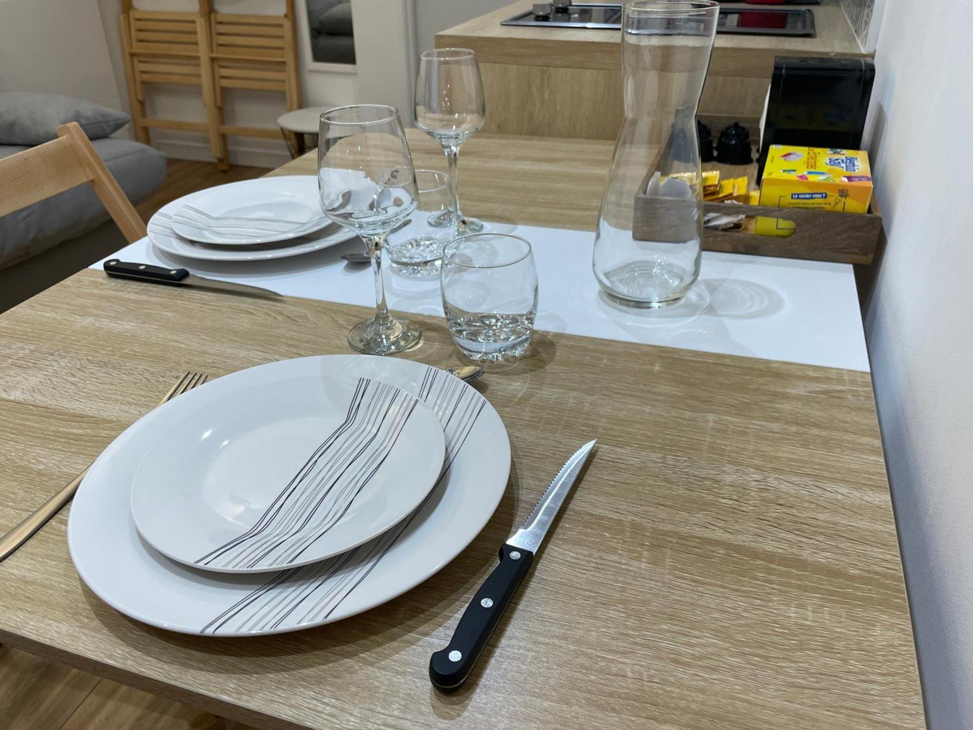 Chez Jean-Yves Et Zoe - La Dolce Vita - Au Calme, Tres Propre, Proche Parkings นีออร์ ภายนอก รูปภาพ